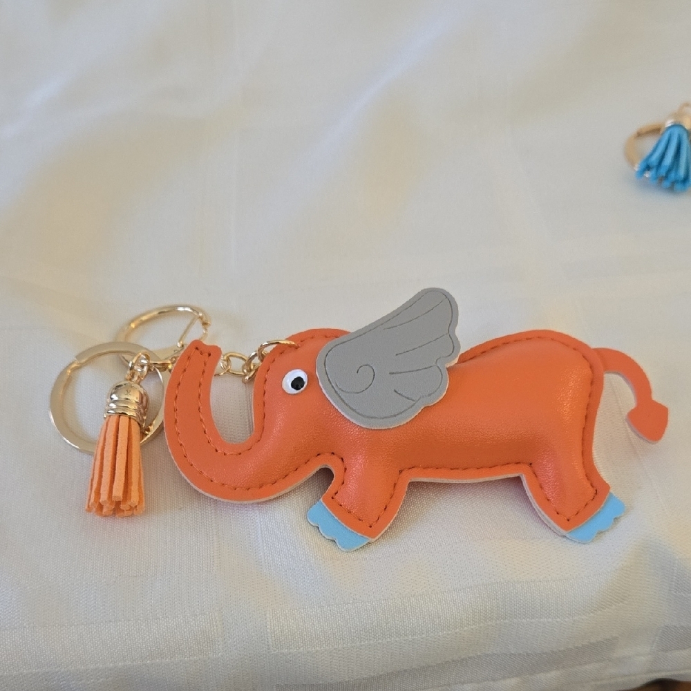 Colorful Elephant Keychain Set - Picture 7 of 12
